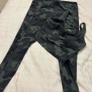 Old Navy Green and Black Camo Leggings XL & Tank L Set